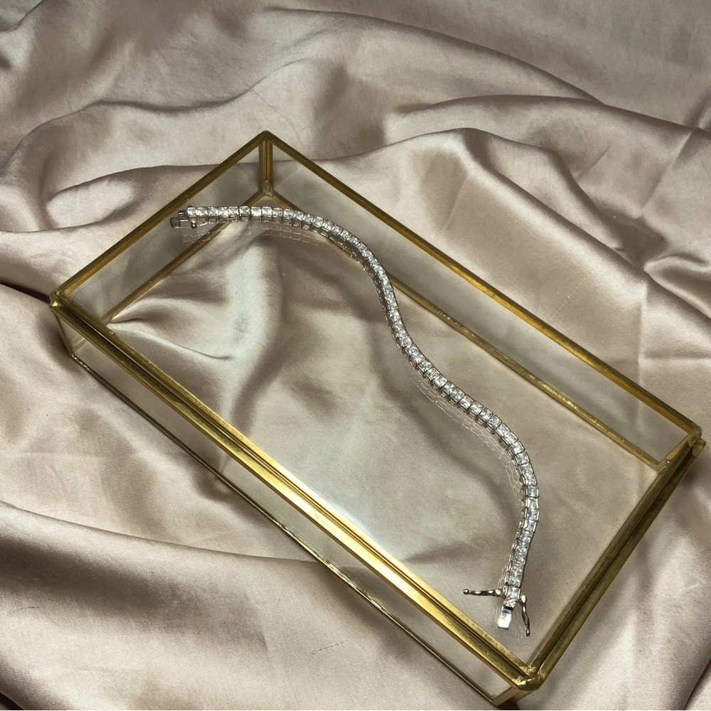 Beautiful 14K White Gold Diamond Tennis Bracelet
